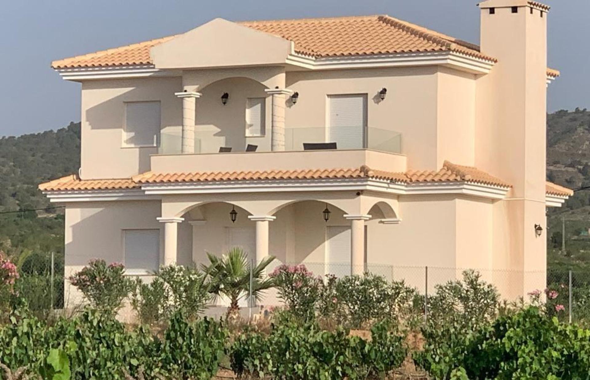 Nouvelles villas de luxe avec piscine inc. terre, licences en Alicante, Pinoso in Medvilla Spanje