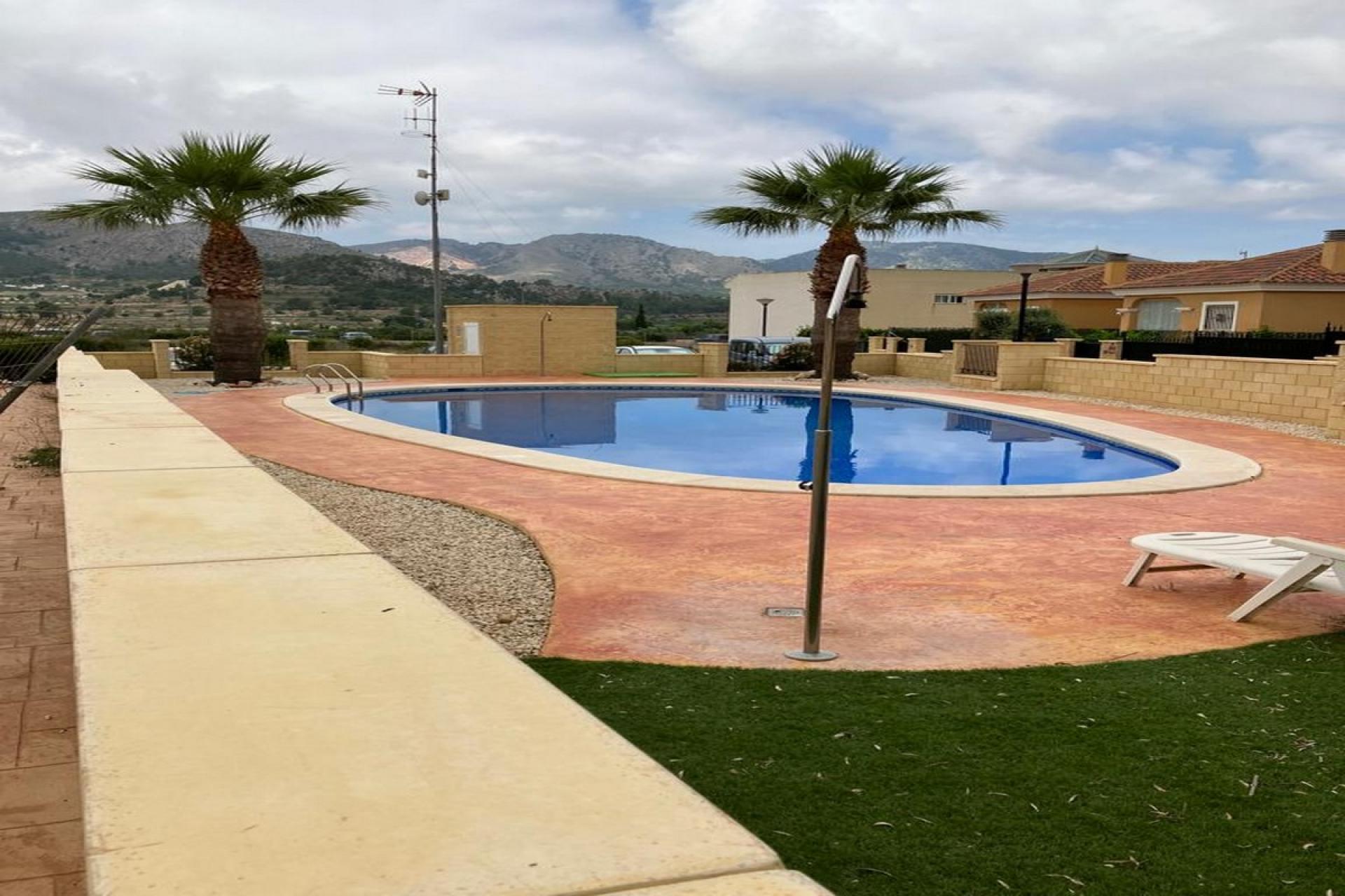 Maison individuelle bon marché à vendre dans les terres d'Alicante in Medvilla Spanje