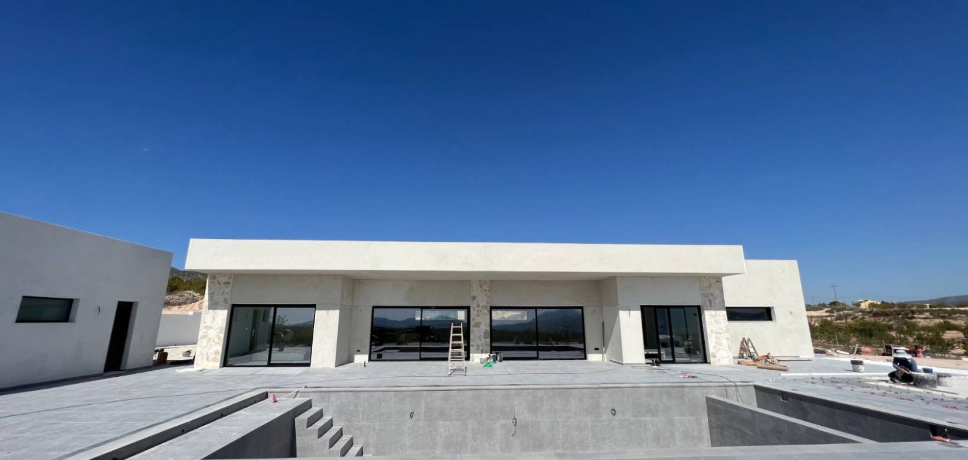 Villa individuelle avec piscine en construction à La Romana in Medvilla Spanje