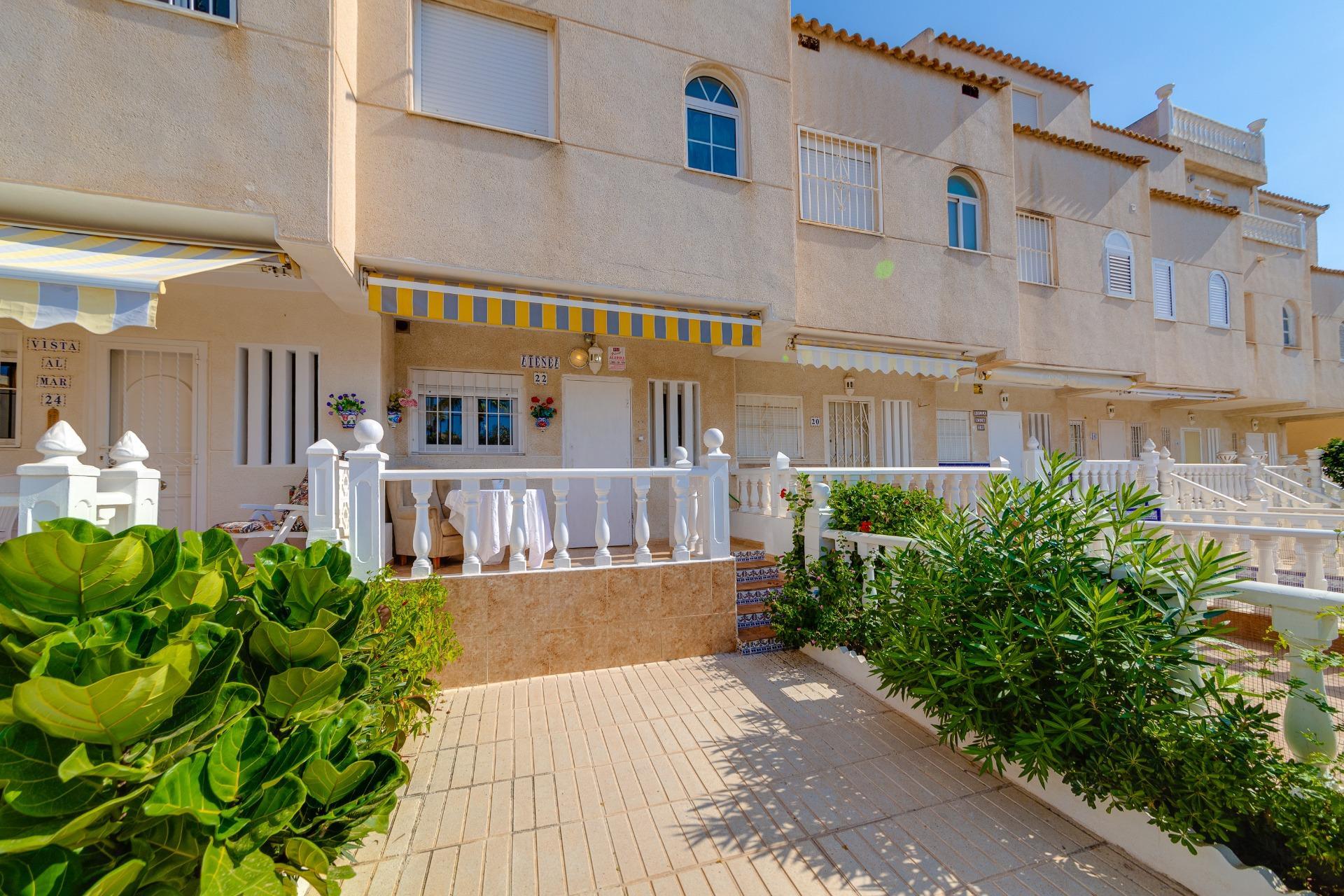 Belle propriété de 4 chambres à La Mata, Torrevieja in Medvilla Spanje