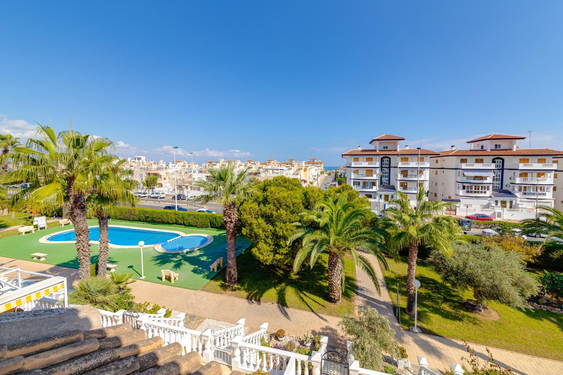 Belle propriété de 4 chambres à La Mata, Torrevieja in Medvilla Spanje