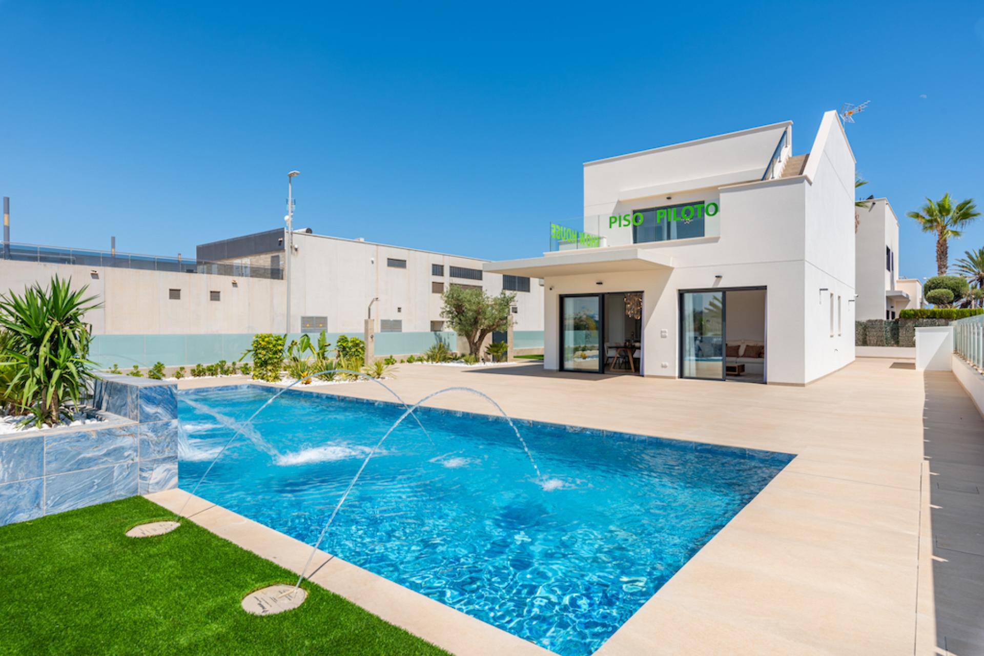 3 chambre Villa à Dehesa De Campoamor - Nouvelle construction in Medvilla Spanje