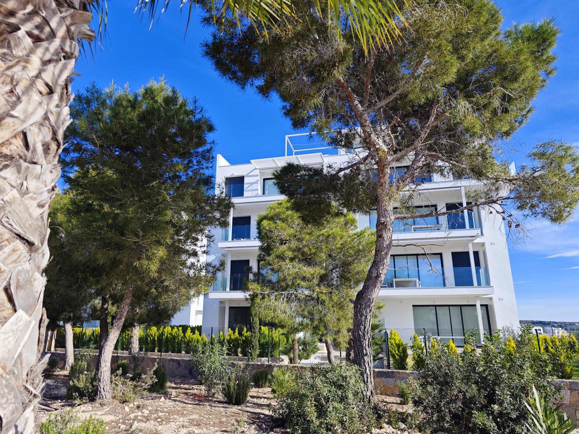 Appartement de revente de luxe sur Las Colinas Golf in Medvilla Spanje