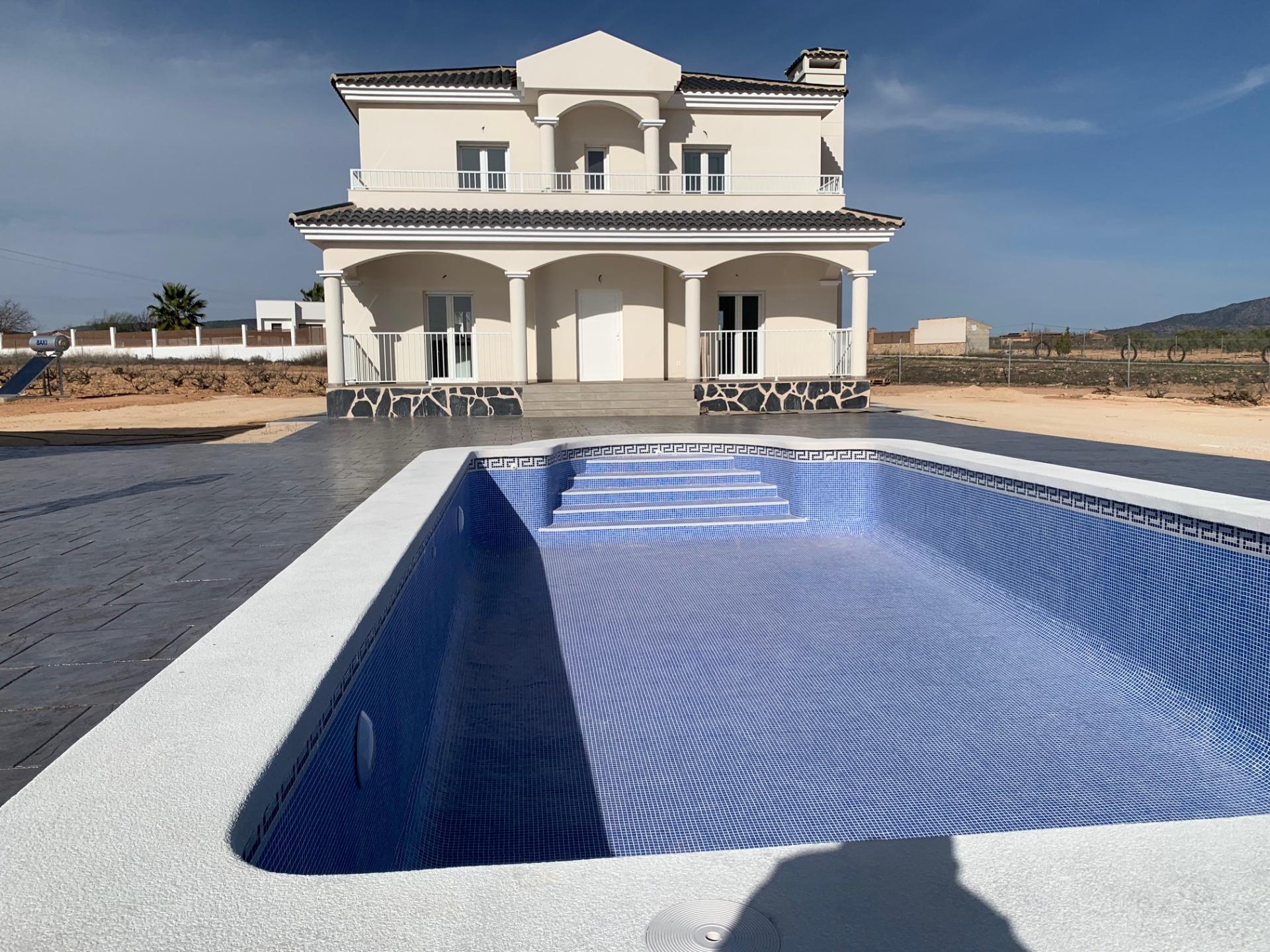 Nouvelles villas de luxe avec piscine inc. terre, licences en Alicante, Pinoso in Medvilla Spanje