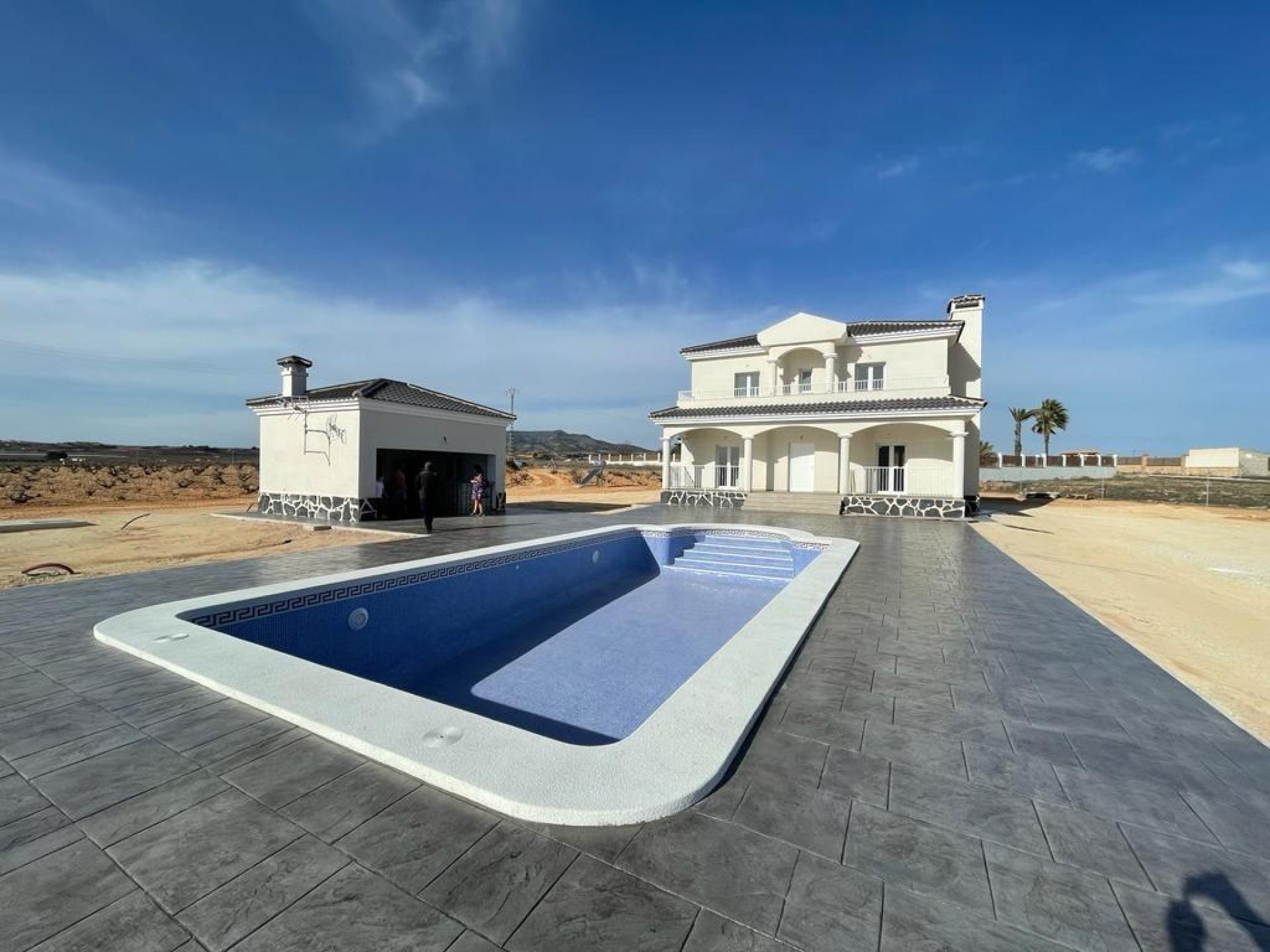 Nouvelles villas de luxe avec piscine inc. terre, licences en Alicante, Pinoso in Medvilla Spanje