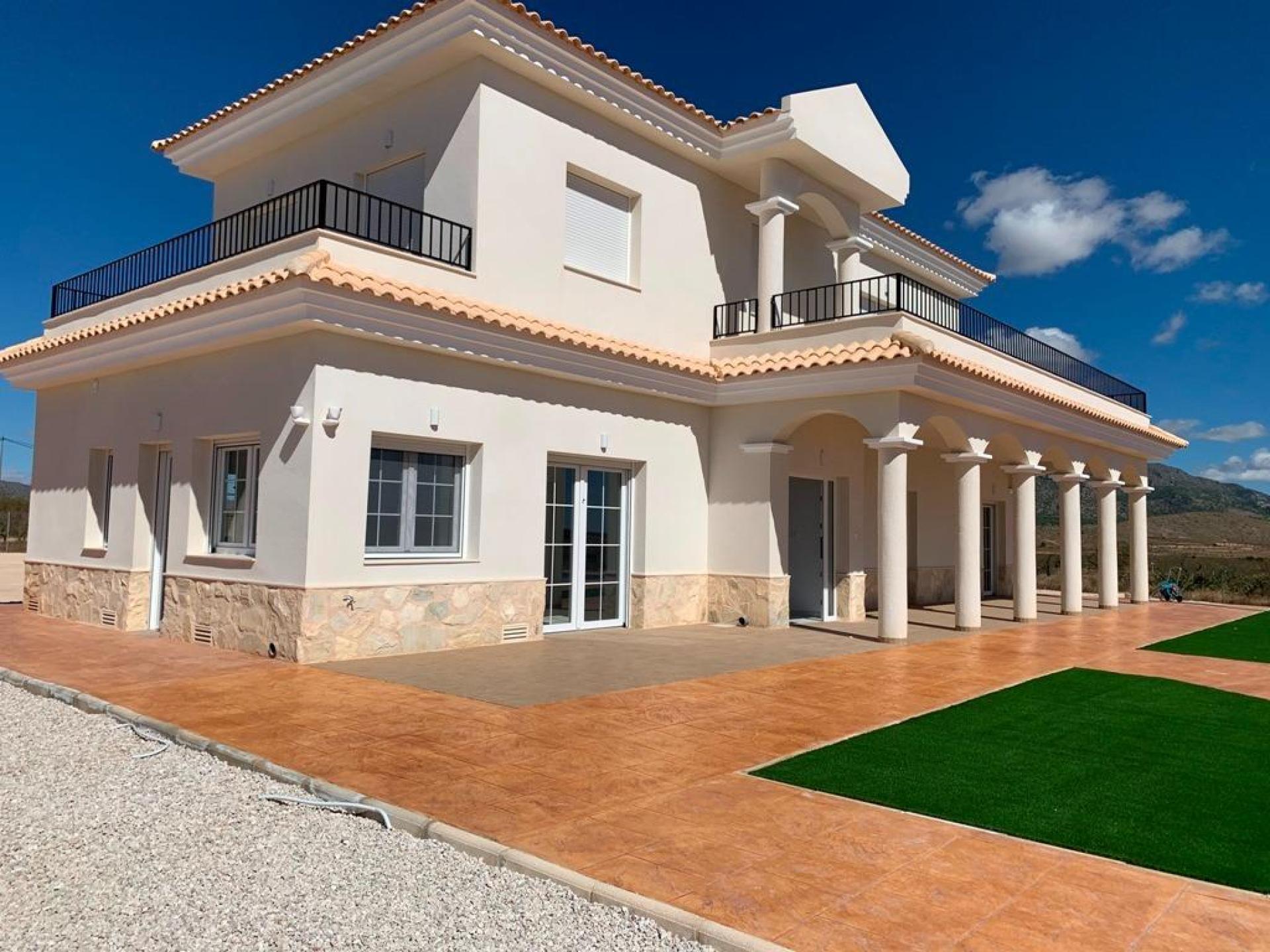 Nouvelles villas de luxe avec piscine inc. terre, licences en Alicante, Pinoso in Medvilla Spanje