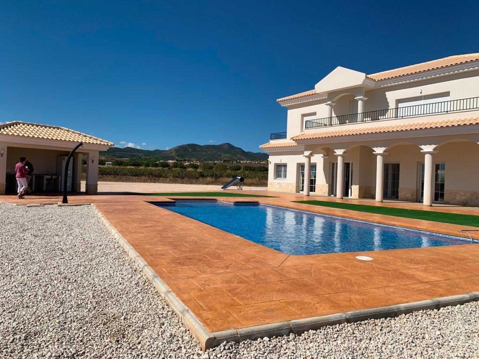 Nouvelles villas de luxe avec piscine inc. terre, licences en Alicante, Pinoso in Medvilla Spanje