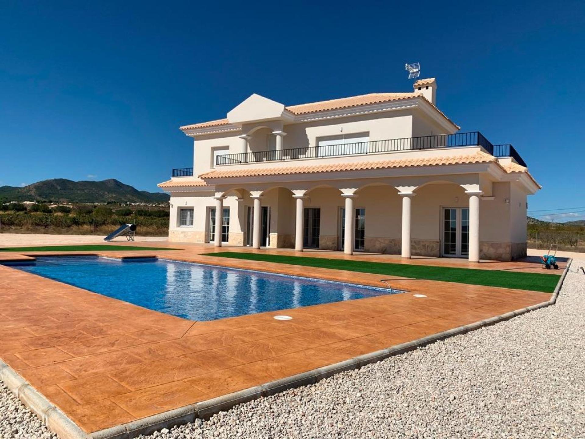 Nouvelles villas de luxe avec piscine inc. terre, licences en Alicante, Pinoso in Medvilla Spanje