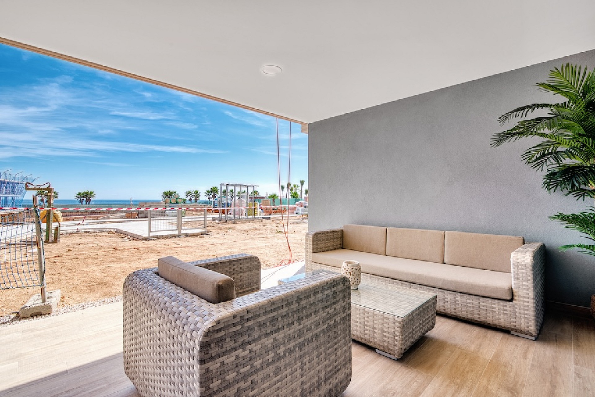 Appartements à vendre en première ligne de mer et de plage à Punta Prima in Medvilla Spanje